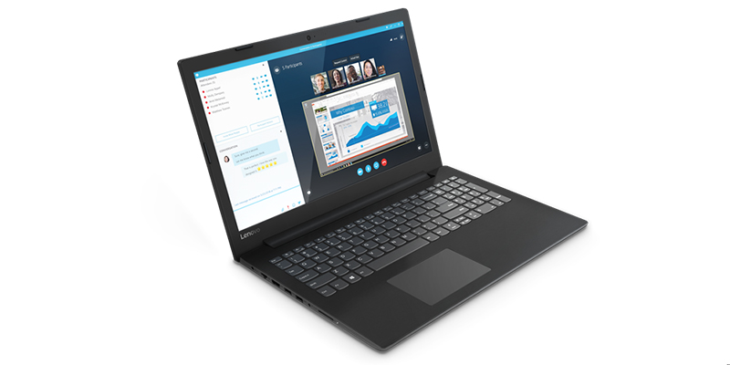 Lenovo laptop crne boje prikazan iskošen, sa strane