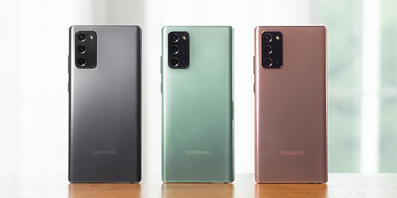 Tri Galaxy Note20 modela telefona u različitim bojama